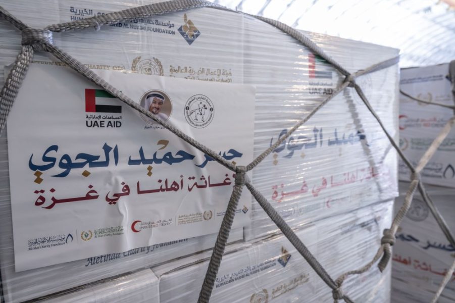 وصول طائرة إماراتية محملة بـ100 طن مساعدات لغزة ضمن “جسر حميد الجوي” وعملية “الفارس الشهم 3”