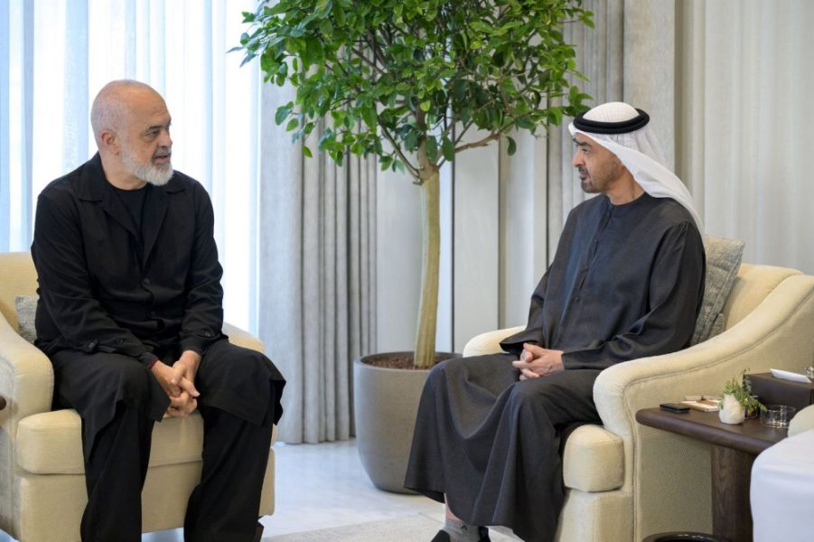 رئيس الدولة ورئيس وزراء ألبانيا يبحثان مسارات تطور العلاقات الثنائية في مختلف المجالات