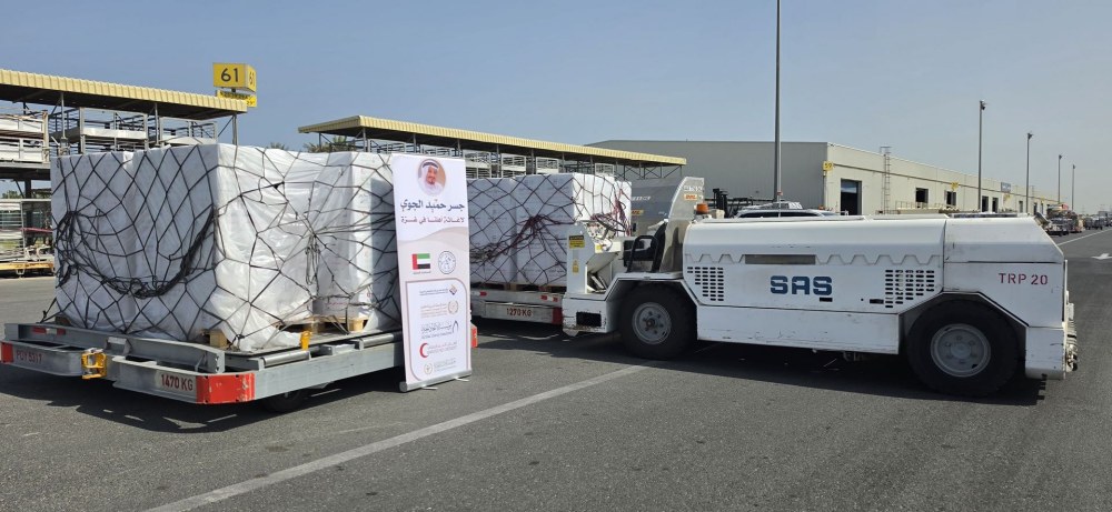 طائرة إغاثة محملة بـ 100 طن من المواد الغذائية تغادر إلى غزة