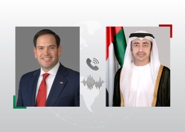 عبدالله بن زايد ووزير الخارجية الأمريكي يبحثان هاتفياً التطورات الإقليمية