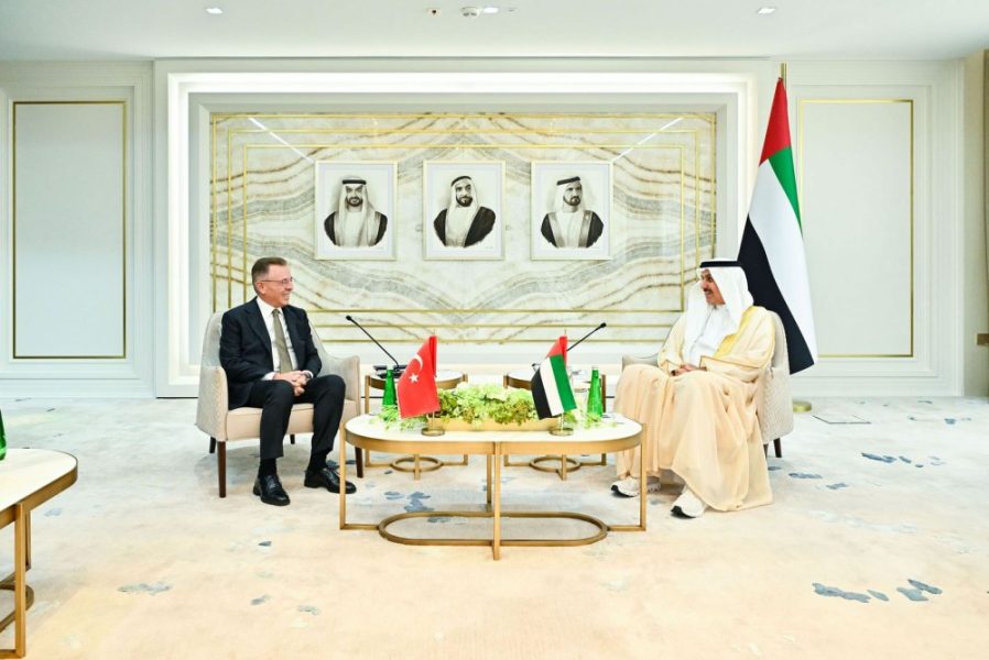 صقر غباش يبحث التعاون البرلماني مع سفراء صربيا وتركيا وإيرلندا وبولندا