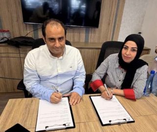 تحالف استراتيجي بين «جون سميث للعلاقات العامة» و«مجموعة كرومكس»