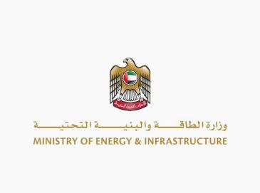 سهيل المزروعي: منظومة الإمداد والنقل في الإمارات تعمل بكفاءة واستقرار