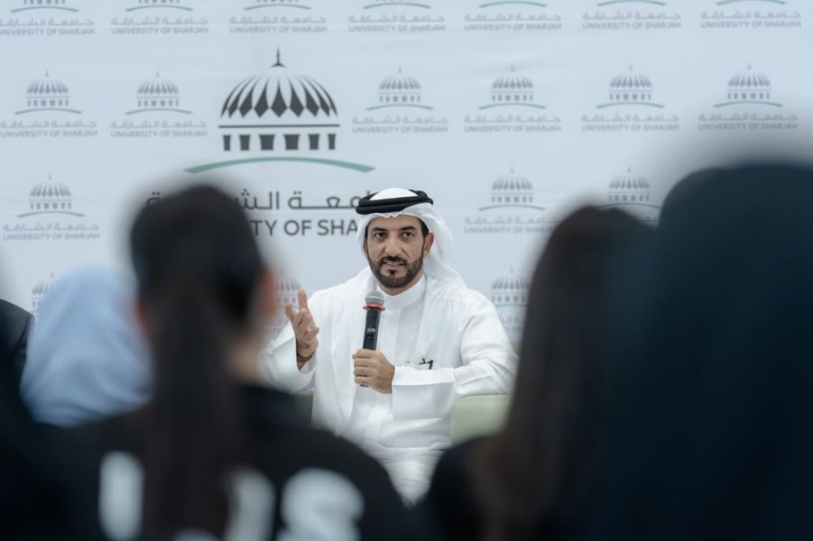 سلطان بن أحمد القاسمي يلتقي لاعبي الفرق الرياضية أصحاب الإنجازات في جامعة الشارقة