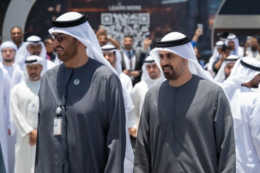 ذياب بن محمد بن زايد يزور الدورة الخامسة من “اصنع في الإمارات”