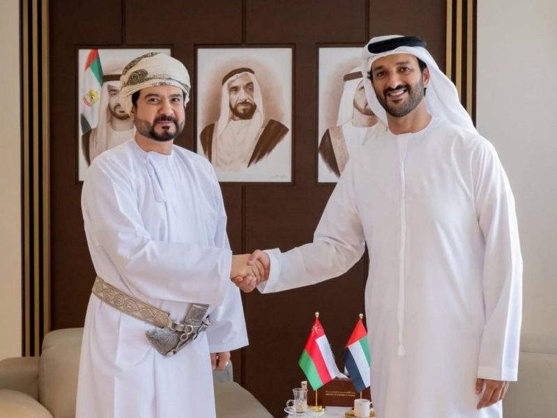 الإمارات وعُمان تناقشان الفرص الاقتصادية الواعدة في قطاعات الخدمات اللوجستية والأمن الغذائي وسلاسل الإمداد