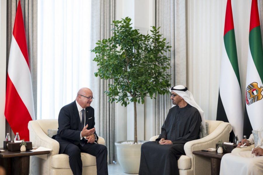 رئيس الدولة ومستشار النمسا يبحثان تعزيز الشراكة الإستراتيجية الشاملة بين البلدين والتطورات الإقليمية