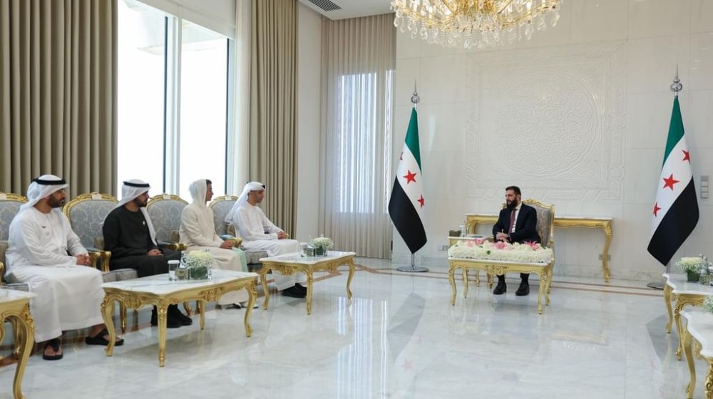 الرئيس السوري يستقبل ثاني الزيودي ويبحثان فرص الشراكة لدعم جهود التعافي الاقتصادي في سوريا