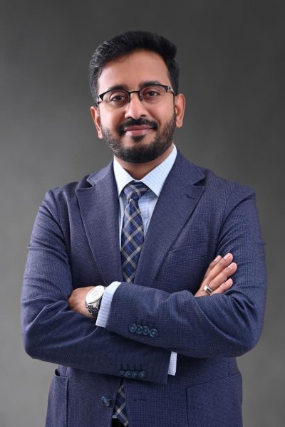عنكبوت تعلن عن تكريم شمير الدين شريف مدير الحوكمة والمخاطر والامتثال لدى الشركة