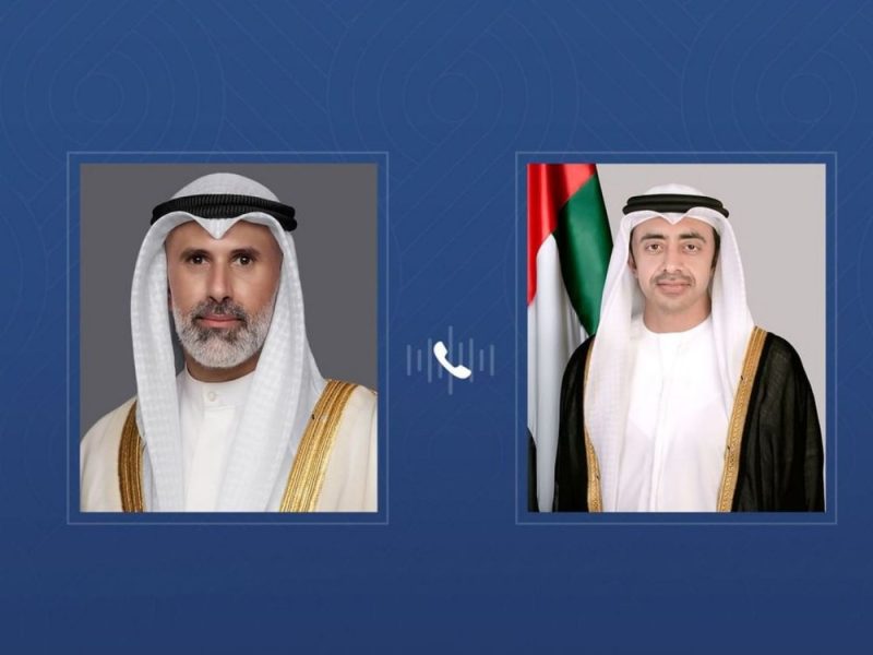 عبدالله بن زايد ووزير الخارجية الكويتي يبحثان هاتفياً التطورات الراهنة في المنطقة