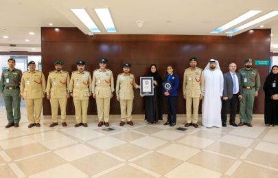 شرطة دبي تدخل موسوعة غينيس بأكبر لقاء مرئي ضم 9348 موظفاً
