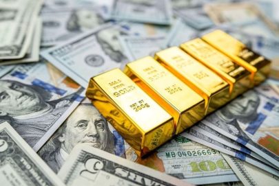 الذهب يقلص خسائره الصباحية ويرتفع تزامنا مع انخفاض عوائد سندات الخزانة الأمريكية