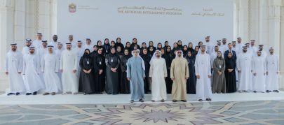 بحضور منصور بن زايد وسيف بن زايد ومشاركة أكثر من 400 مسؤول حكومي.. محمد بن راشد يشهد خلوة وطنية لاستعراض ملامح ومشاريع المرحلة الجديدة لمنظومة حكومة الإمارات للذكاء الاصطناعي المساعد Agentic Ai