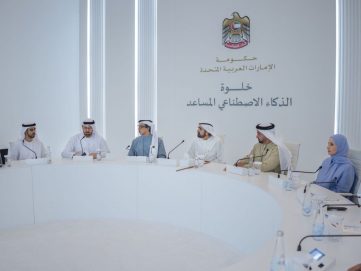 محمد بن راشد يشهد خلوة وطنية لاستعراض ملامح ومشاريع المرحلة الجديدة لمنظومة حكومة الإمارات للذكاء الاصطناعي المساعد Agentic Ai
