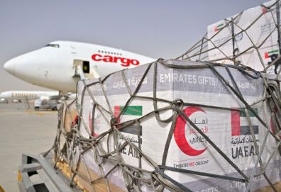 انطلاق طائرة مساعدات إنسانية عاجلة تحمل 100 طنا إلى غزة