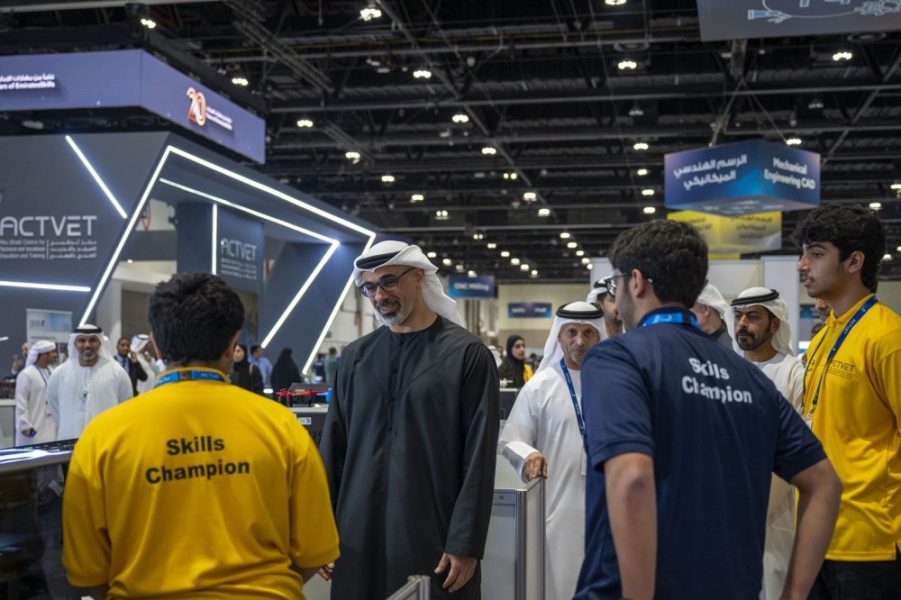 خالد بن محمد بن زايد يشهد فعاليات الدورة الـ17 من المسابقة الوطنية لمهارات الإمارات