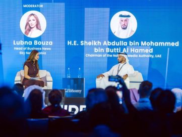 عبدالله آل حامد: الإعلام الإماراتي واضح وموثوق ولا حدود له سوى القيم والثقافة الوطنية