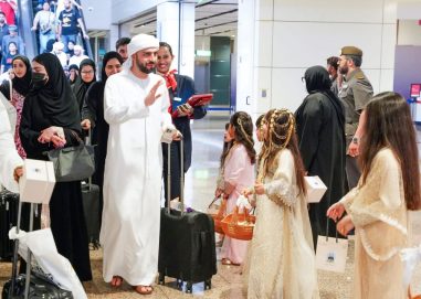 “إقامة دبي” تستقبل الحجاج العائدين بشعار “الإمارات ترحب بعودة الحجاج”