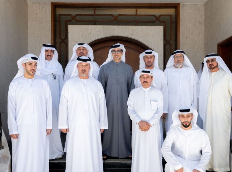 منصور بن زايد يعزي في وفاة عبيد جمعة الزعابي