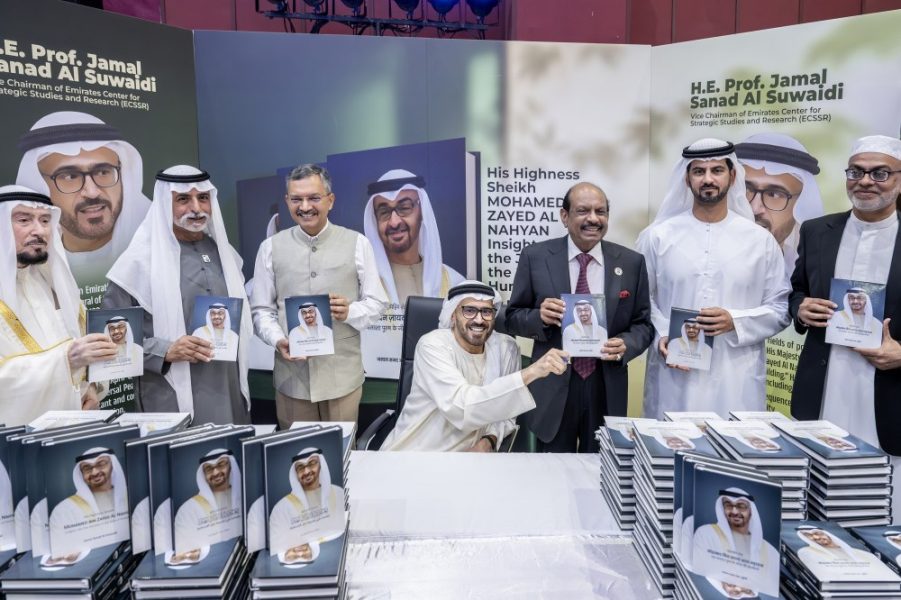 نهيان بن مبارك يشهد توقيع وإطلاق النسخة الهندية من كتاب جمال السويدي «صاحب السمو الشيخ محمد بن زايد آل نهيان.. إضاءات في مسيرة رجل الإنسانية»