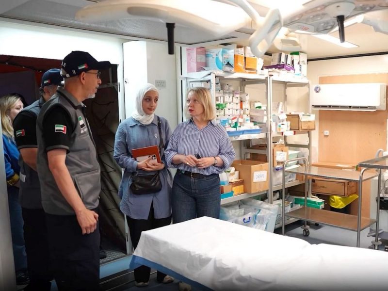 المستشفى الميداني الإماراتي في غزة يستقبل وفداً من مكتب الأمم المتحدة لتنسيق الشؤون الإنسانية (OCHA)