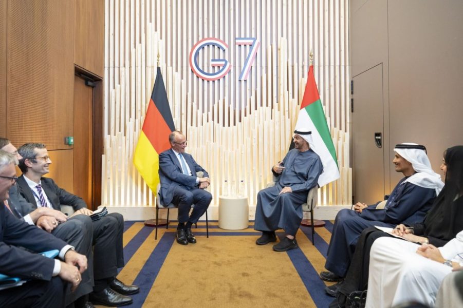 على هامش قمة مجموعة السبع.. رئيس الدولة والمستشار الألماني يبحثان تعزيز علاقات التعاون بين البلدين والتطورات الإقليمية