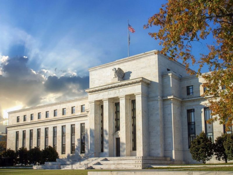 الاحتياطي الفيدرالي الأمريكي يُبقي على أسعار الفائدة دون تغيير