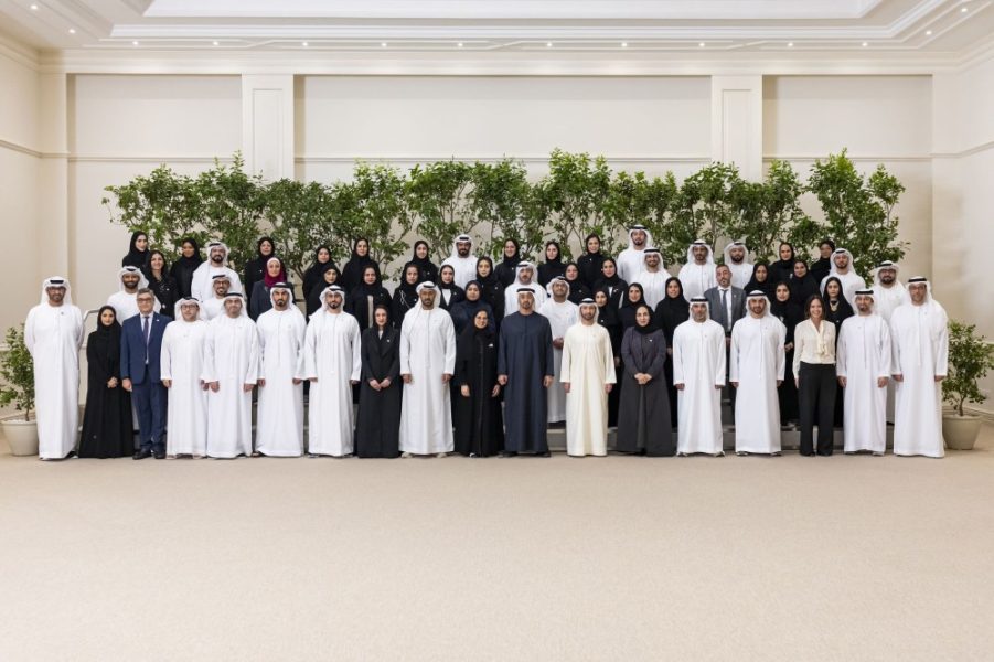 رئيس الدولة يستقبل وفد منصة “اصنع في الإمارات”