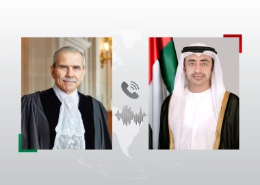 عبدالله بن زايد ونواف سلام يبحثان هاتفياً العلاقات الأخوية والتطورات في لبنان