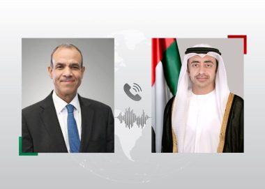 عبدالله بن زايد ووزير الخارجية المصري يبحثان هاتفياً العلاقات الأخوية والتطورات الإقليمية