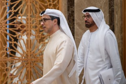 برئاسة منصور بن زايد.. المجلس الوزاري للذكاء الاصطناعي والتنمية يستعرض خطط ومشاريع التحول إلى أنظمة الذكاء الاصطناعي المساعد في الحكومة