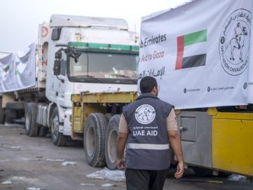 ضمن “الفارس الشهم 3”  4 قوافل مساعدات إماراتية تدخل قطاع غزة تحمل 416 طناً من المواد الإغاثية