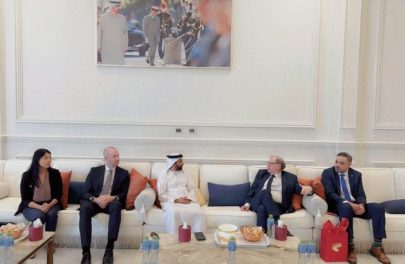 ‫ محمد بن حم يبحث مع وفد دبلوماسي كندي تعزيز التعاون الأكاديمي واستقطاب الجامعات العالمية