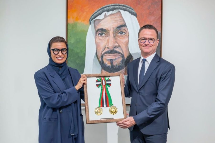 رئيس الدولة يمنح سفير بلجيكا وسام الاستقلال من الطبقة الأولى