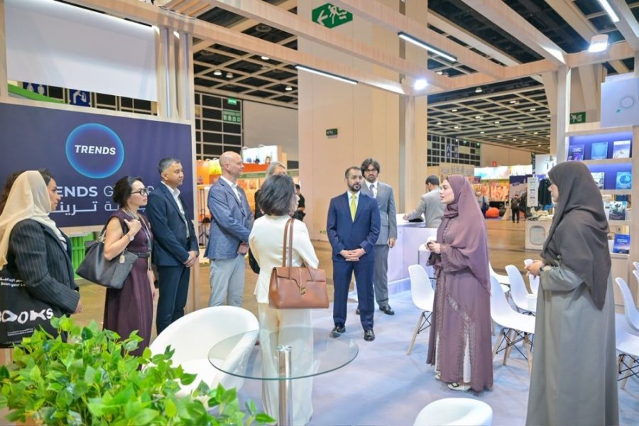 ضمن مشاركته في معرض هونغ كونغ الدولي للكتاب 2026..  “تريندز” يعزز حضوره العالمي في يومه الثاني بإطلاق كتاب جديد وتوقيع اتفاقية توزيع واستقبال وفود دولية