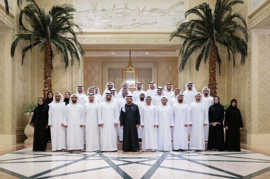 حمدان بن زايد يستقبل وفداً من مجلس الأمن السيبراني ويشيد بوصول مواقع مراكز البيانات الرديفة للسحابة الوطنية إلى منطقة الظفرة