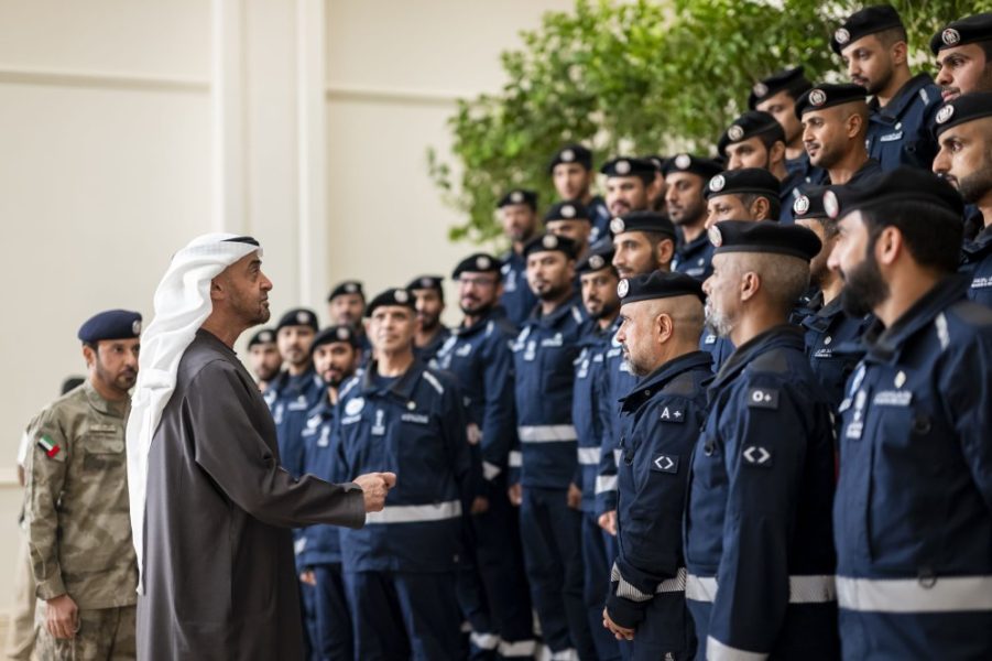 رئيس الدولة يستقبل فريق الإمارات للبحث والإنقاذ ويشيد بجهودهم الإنسانية العالمية