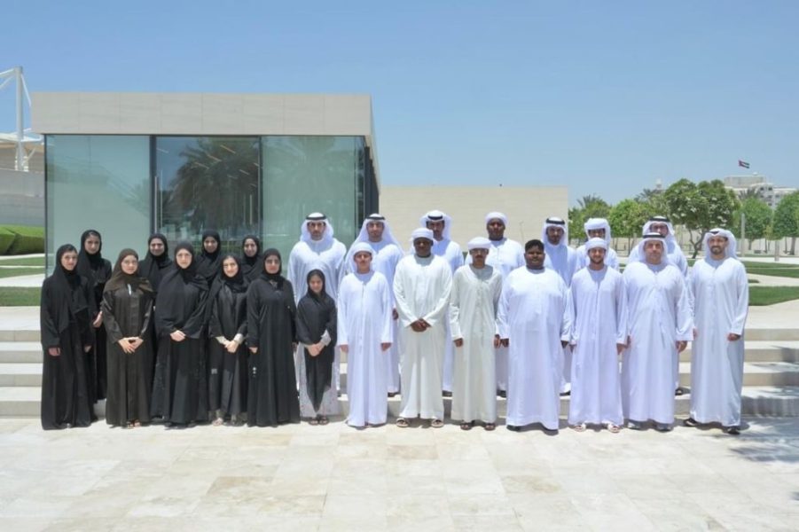 ‏”مكتب شؤون أسر الشهداء” وبرنامج خليفة للتمكين “اقدر”، ينظمان “دورة مهارات الخطابة والإلقاء” بالشراكة مع كلية الشرطة
