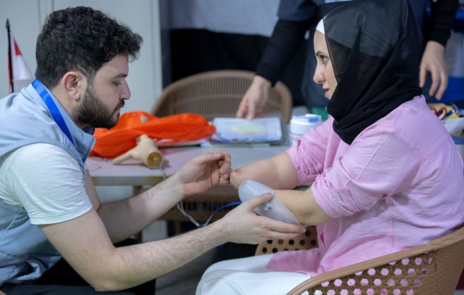 المستشفى الإماراتي العائم ينجح في تركيب أطراف صناعية لـ 51 من المصابين الفلسطينيين من مبتوري الأطراف