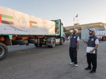 ضمن عملية ⁧‫الفارس الشهم3‬⁩.. دخول 5 قوافل مساعدات إماراتية إلى قطاع غزة تحمل 1056 طناً من المساعدات الإنسانية