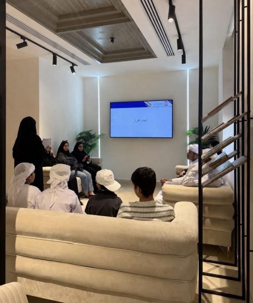 مركز سالم بن حم الثقافي يواصل فعاليات برنامجه الصيفي بمحطات توعوية وثقافية