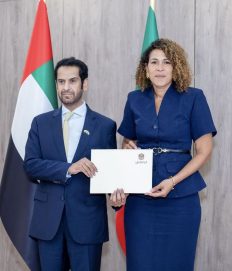 سفير الإمارات لدى بنين يقدم نسخة من أوراق اعتماده إلى وزيرة الخارجية