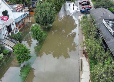 مصرع 6 أشخاص وإصابة 31 آخرين بحادث سير في الجزائر