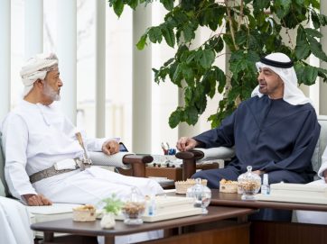 ‏رئيس الدولة وسلطان عُمان يبحثان العلاقات الأخوية بين البلدين والتطورات الإقليمية