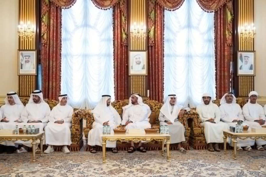 سيف بن زايد يعزي بوفاة حرم محمد بن بطي آل حامد