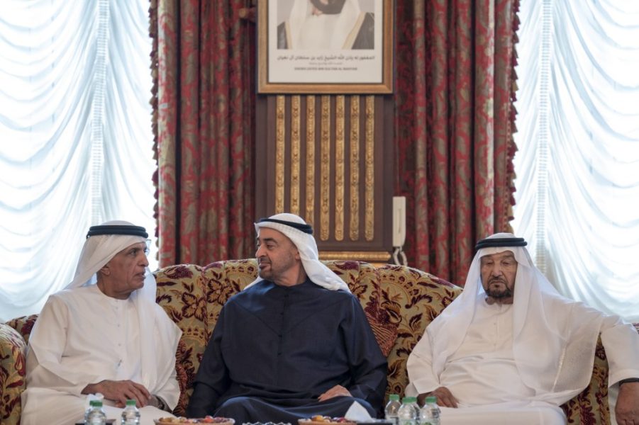 رئيس الدولة وحاكم رأس الخيمة يعزيان في وفاة حرم محمد بن بطي آل حامد