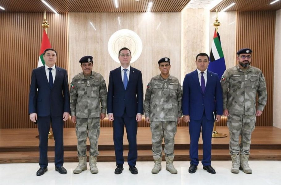 شرطة أبوظبي تبحث مع سفارة كازاخستان التعاون المشترك وسبل تطويره