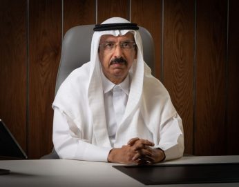 “أبوظبي الدولي للكتاب” يختار محمد المر الشخصية الأولى في مبادرة “أعلام الإمارات”