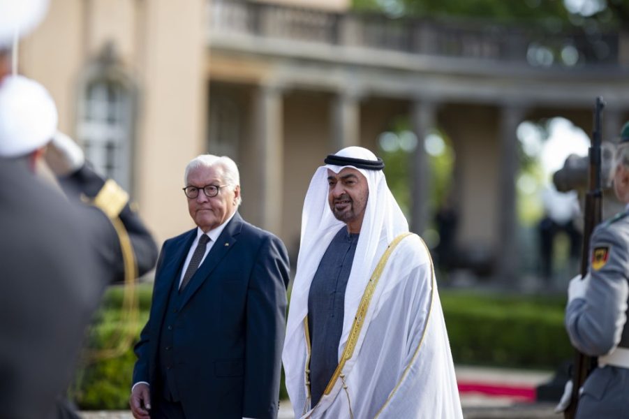 مراسم استقبال رسمية لرئيس الدولة والرئيس الألماني في مقدمة مستقبليه