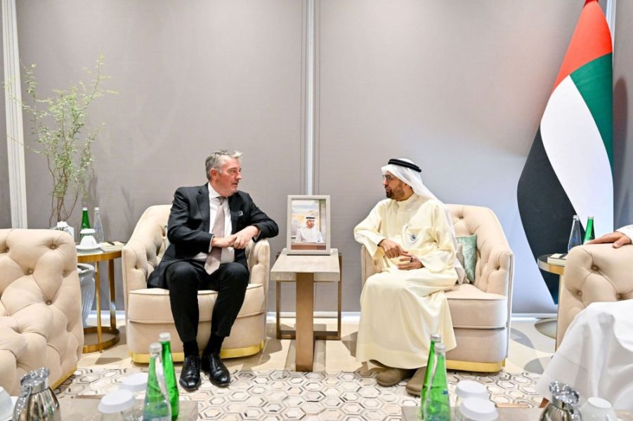 “رئيس لجنة الدفاع بالمجلس الوطني” يبحث مع سفير هولندا تعزيز العلاقات البرلمانية الثنائية